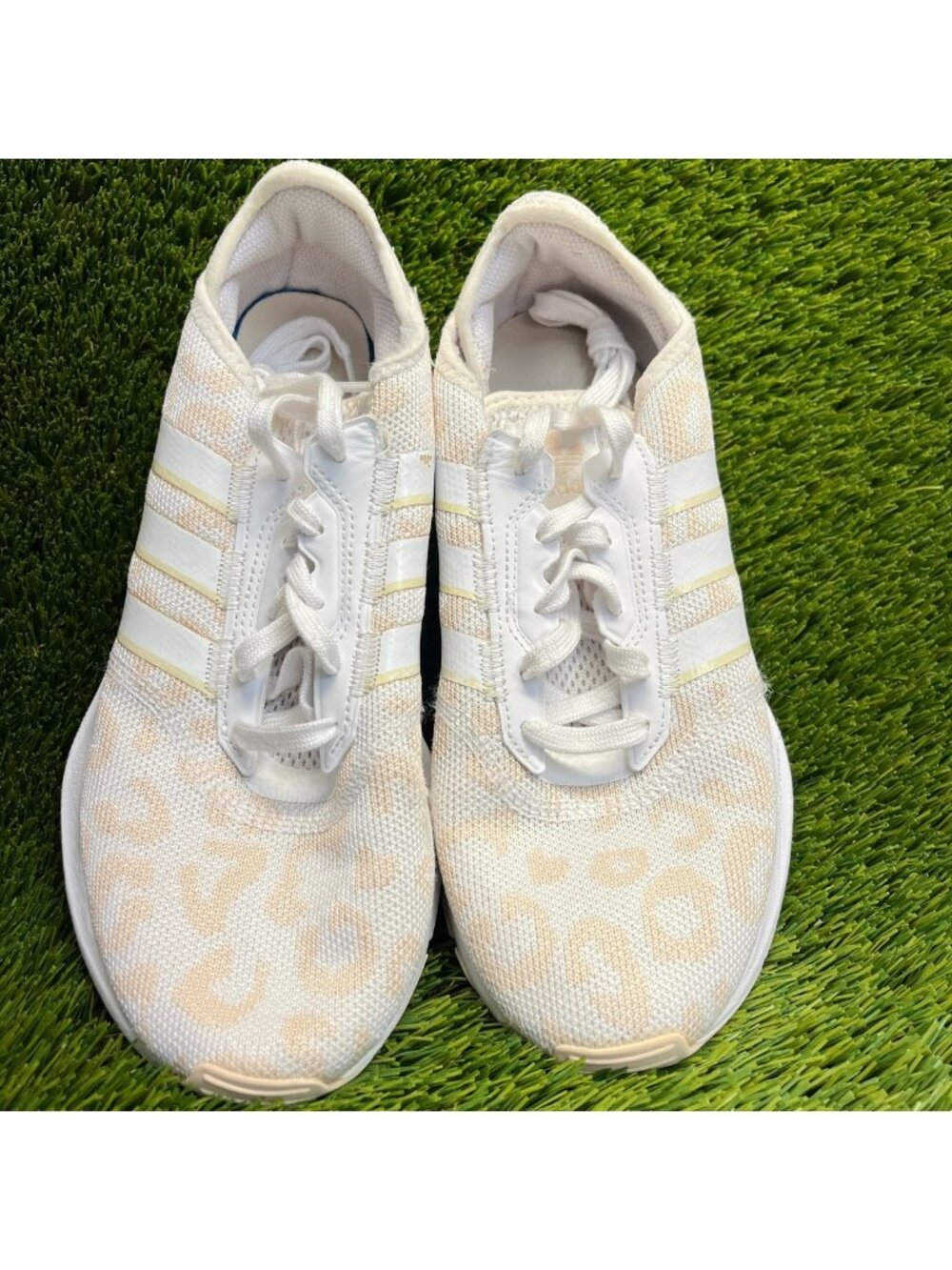 Adidas Swift Run X Womens Size 10 Ivory White Athletic Running Shoes Sneakers